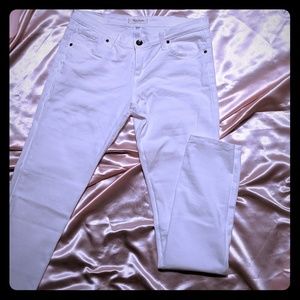 White skinny jeans